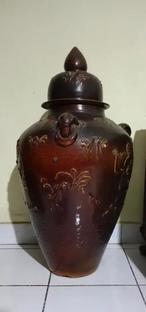 Guci Antik kuno