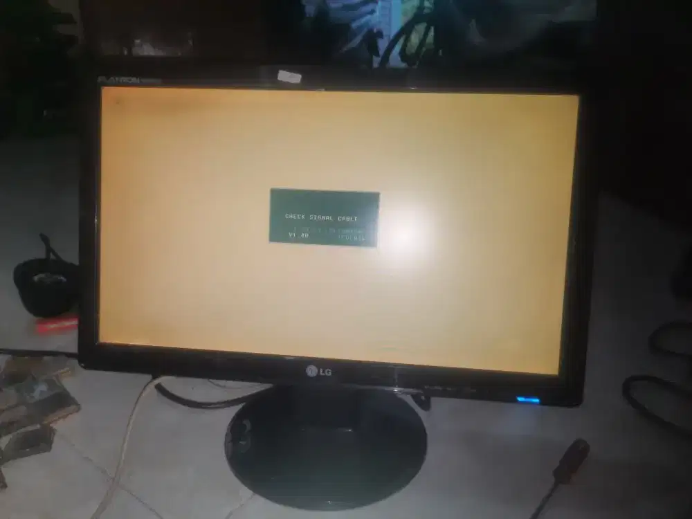 Monitor Lg 19inchi minus ya