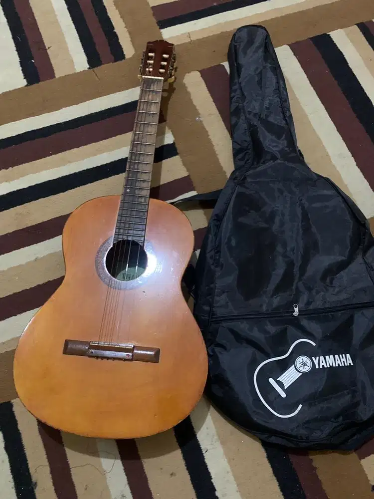 Guitar yamaha akustik