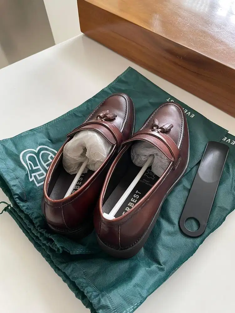 Dijual Cepat Sepatu Kulit Second Asli Everbest