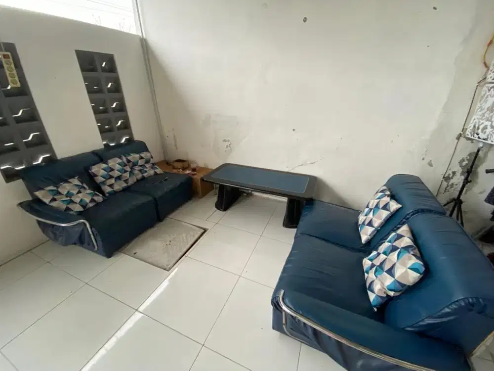Kursi Sofa warna biru satu set dijual murah apa adanya