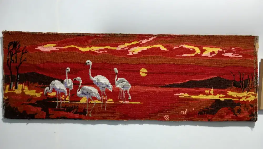 lukisan kristik dengan bingkai dalam