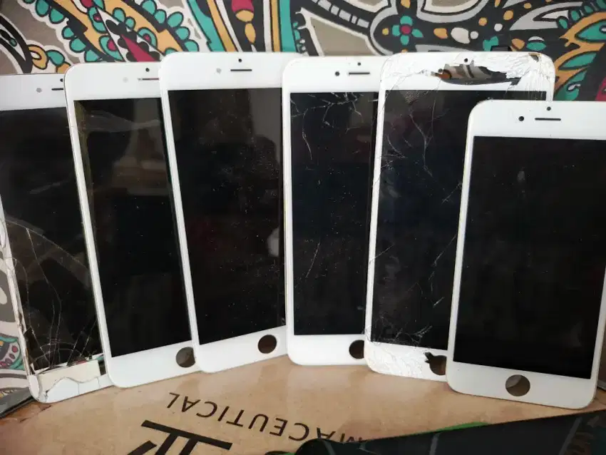 Ganti lcd iPhone panggilan