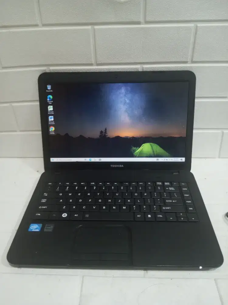 Toshiba C800 Intel 1000 DDR 10G 500GBGB LED 14 Baterai 2.5 jam