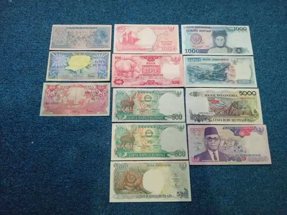 Dijual uang kertas rupiah