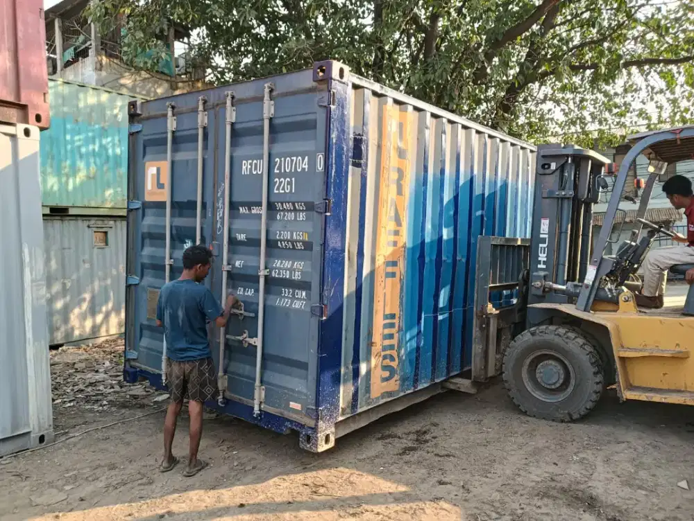 CONTAINER CARGO WORTHY 20 FEET