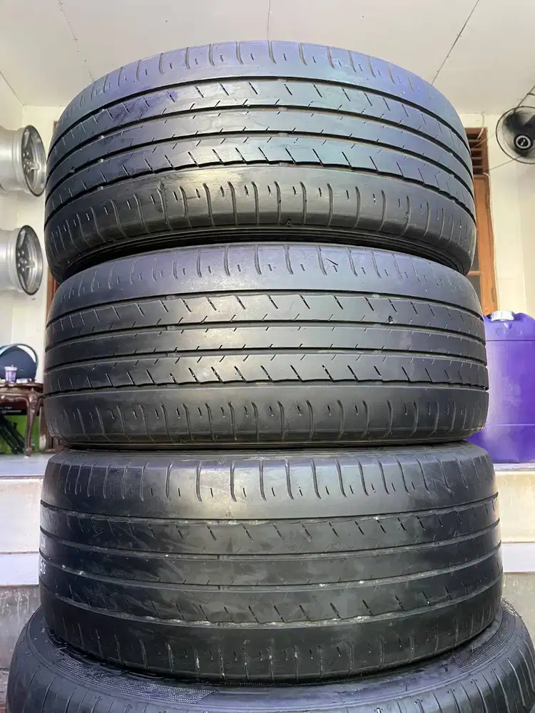 Ban Dunlop SP Sport Maxx 050 215 55 r17 3Pcs