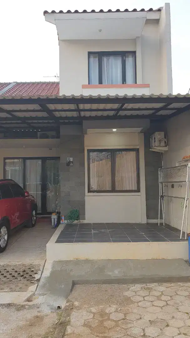 Rumah Tropicana Residence 2lantai semi furnished Cikokol Kota TRG