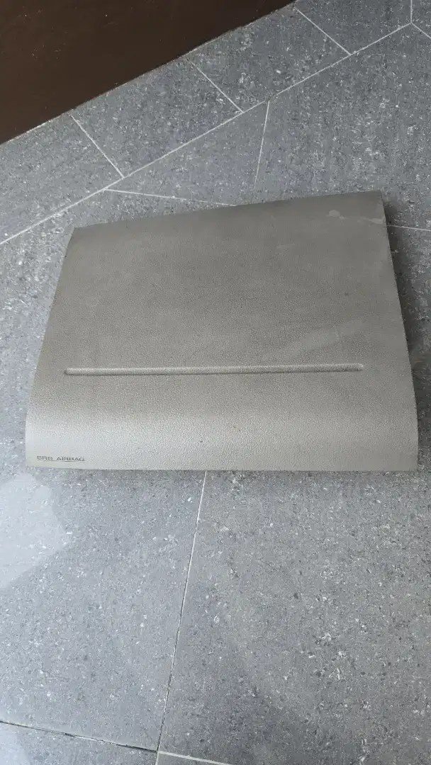 tutup airbag dashboard kiri nissan serena c24