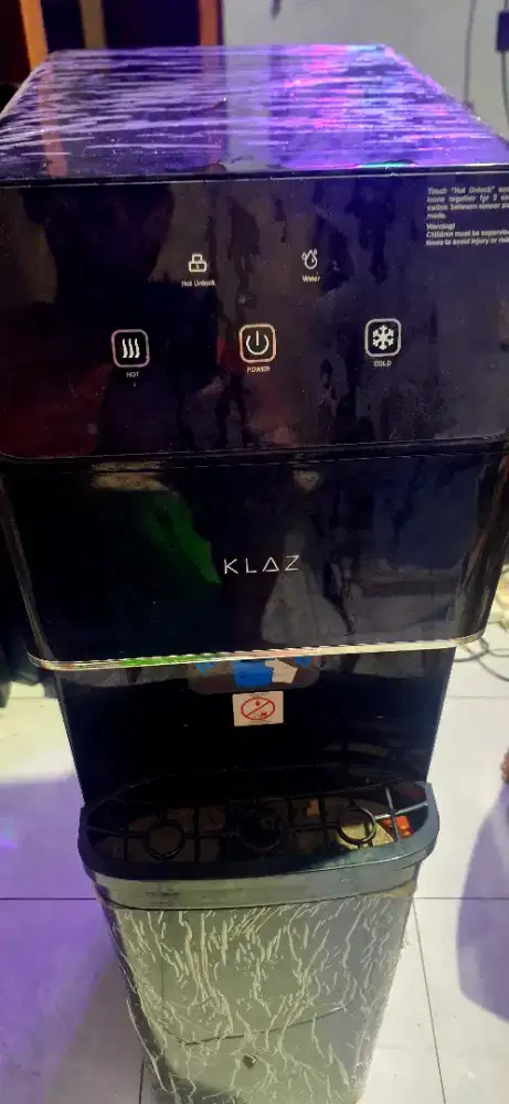 KLAZ dispenser low watt hot/cold with sensor