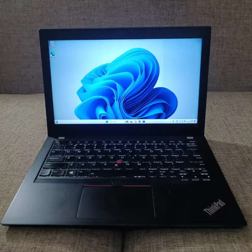 Minus tipis Thinkpad X280 Touchscreen Core i5 gen 7 ram 8 ssd 256
