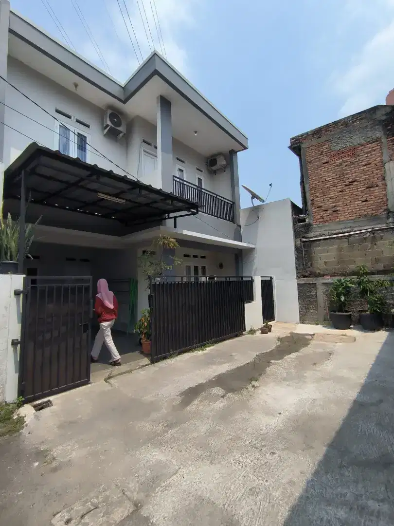 Dijual rumah 2 lantai siap huni di Lenteng agung Jagakarsa Jaksel