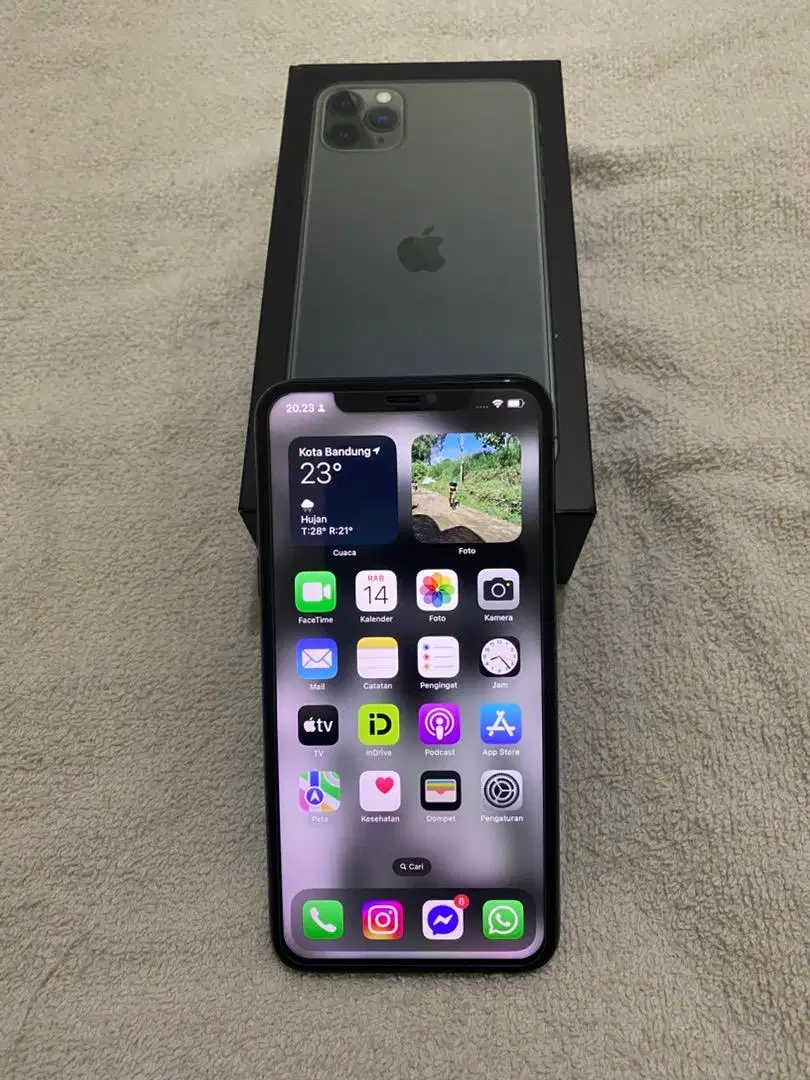 iPhone 11 Pro Max 256gb All Operator face id on true Tone on ex inter