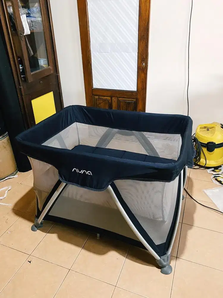 Baby box nuna sena warna indigo