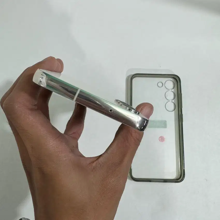 Galaxy s23 8/256 unit only