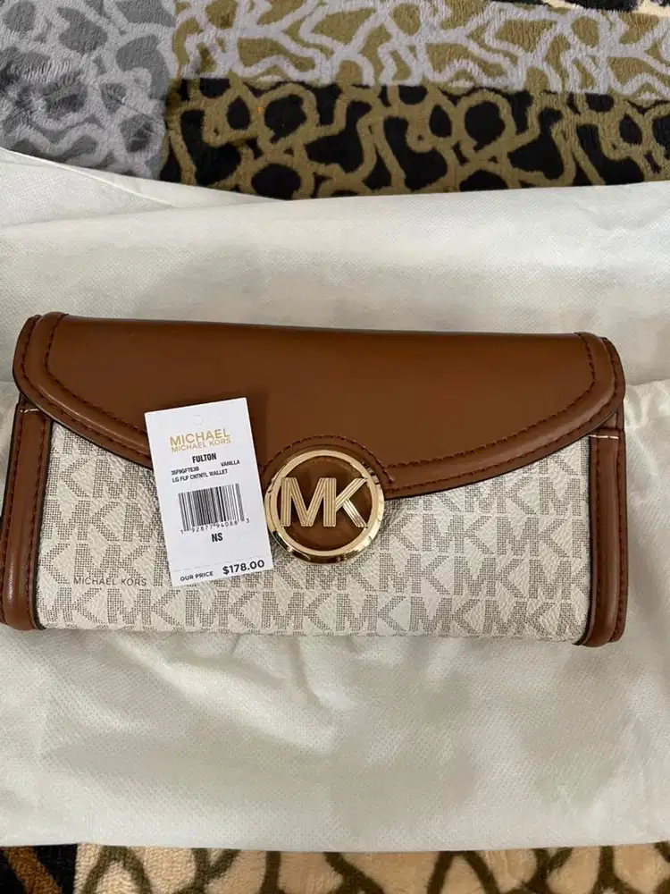 Dompet Michael Kors