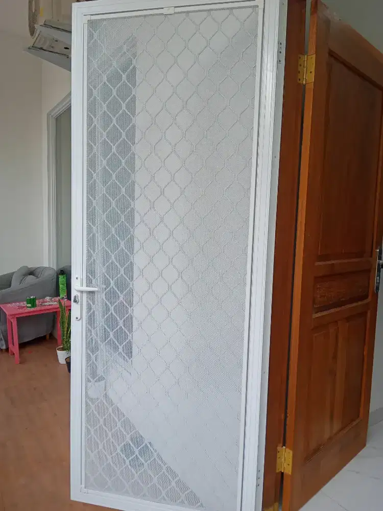 Terima pemasangan pintu expanda dan kawat nyamuk magnet