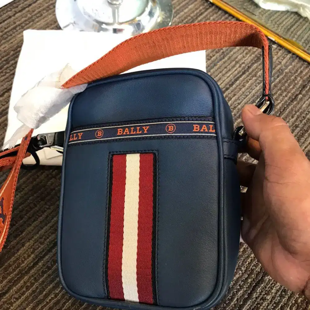 Bally Heyot crossbody belt sling bag tas