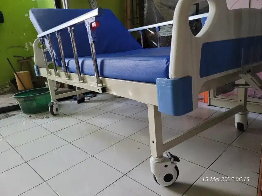 Ranjang pasien 1 crank