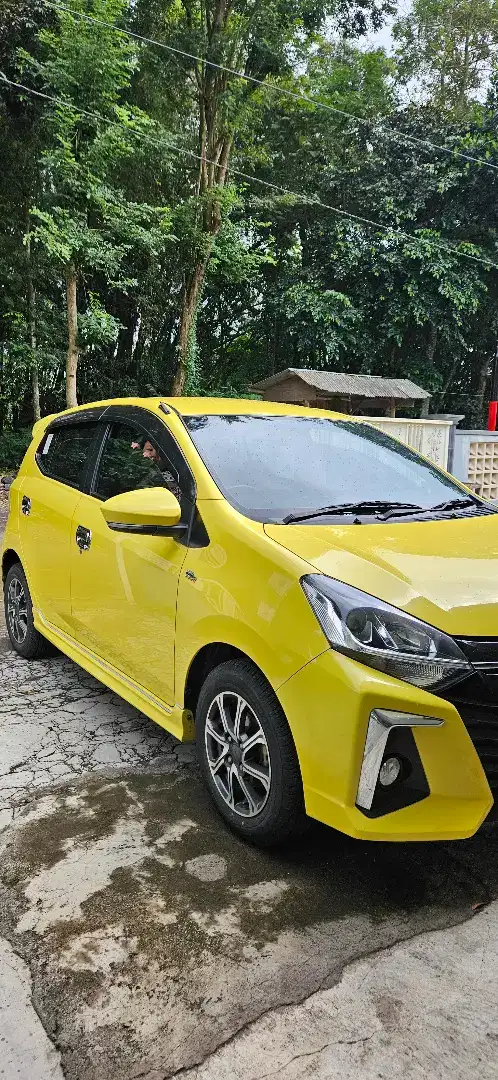 Ayla R 1.2 MT kuning
