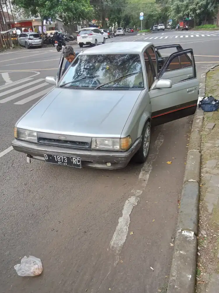 Ford laser 1,3 Gl thn 94 manual