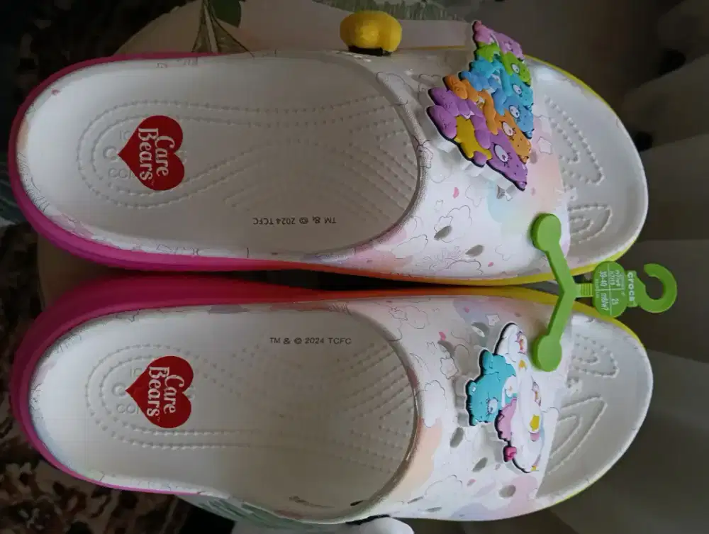 Sandal Cewek Crocs Care Bears