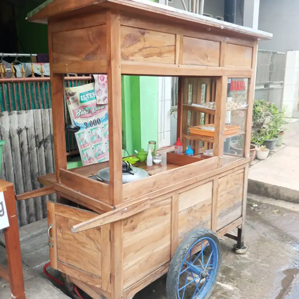 Gerobak bakso mangkal bahan kayu mahoni