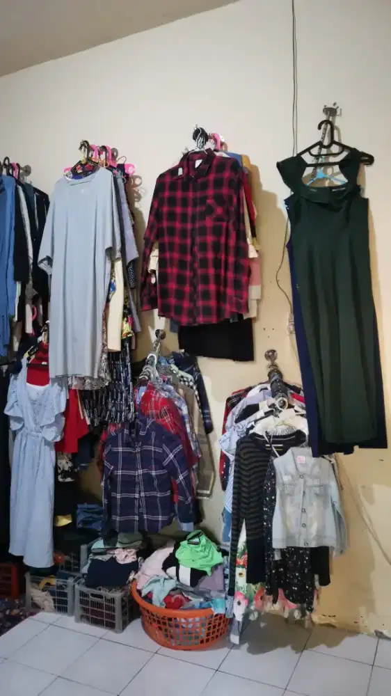Thrift pakaian (borong semua)
