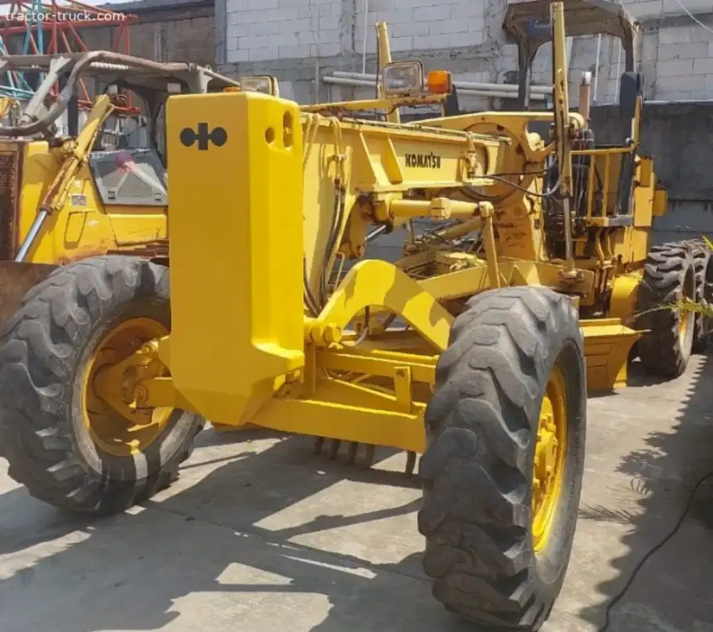  Motor Grader Komatsu GD511A-1 Tahun 2011