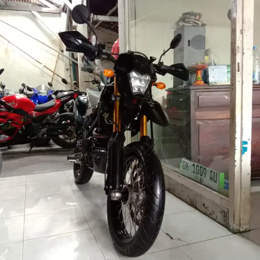 DP 10,5 JT/ BUNGA MENURUN 2%/ KAWASAKI KLX SM SE TAHUJ 2023