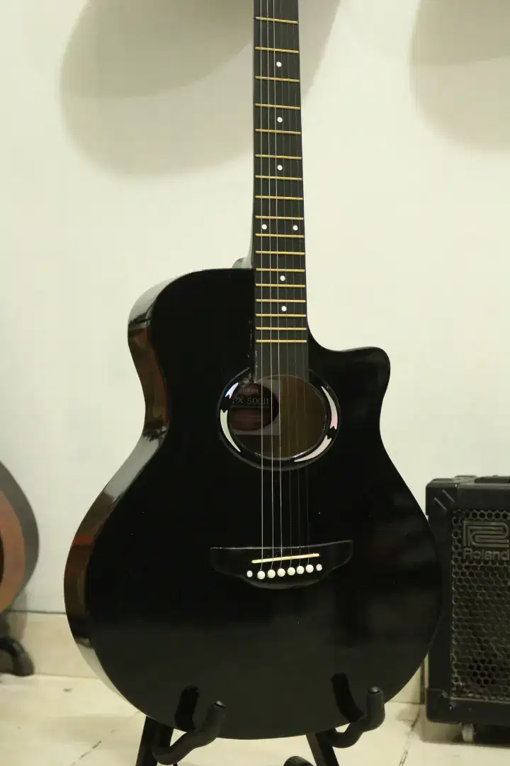 Gitar akustik Yamaha tanem besi siap antar cod bayar di tempat
