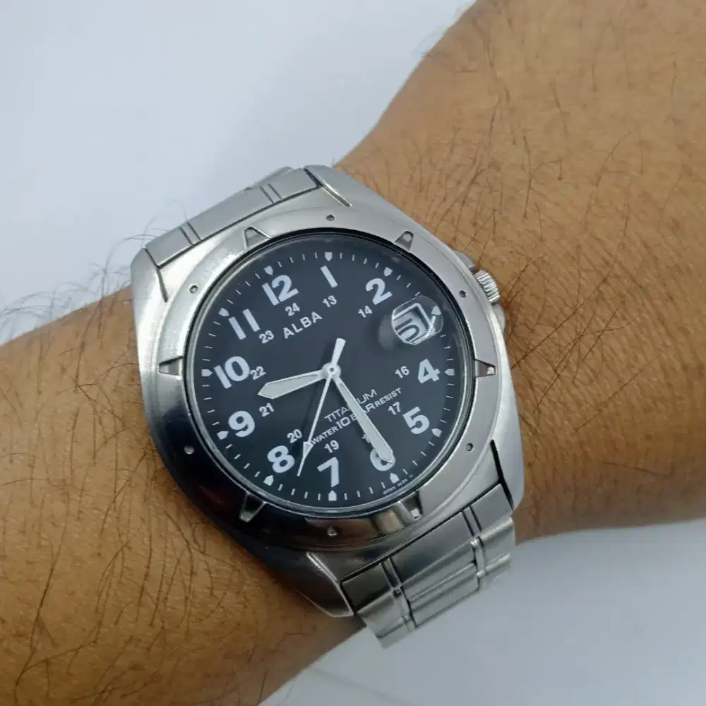 Jam tangan vintage Alba titanium military black dial