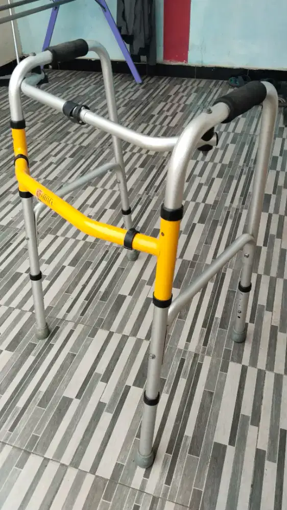 Jual Alat bantu jalan ( Walker)