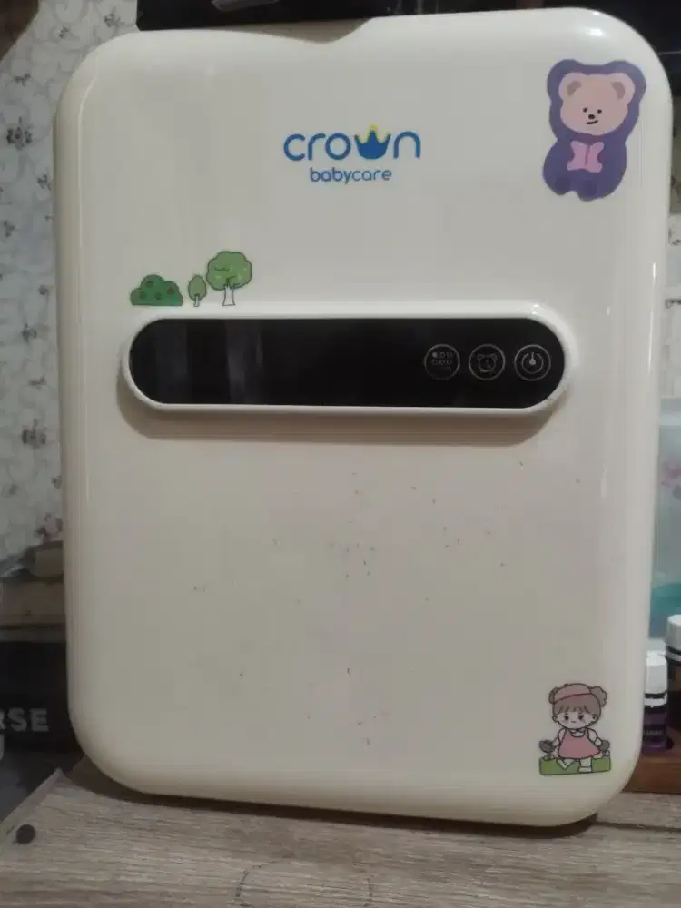 Crown Babycare UV-C Steril Box with Dryer Sterilizer