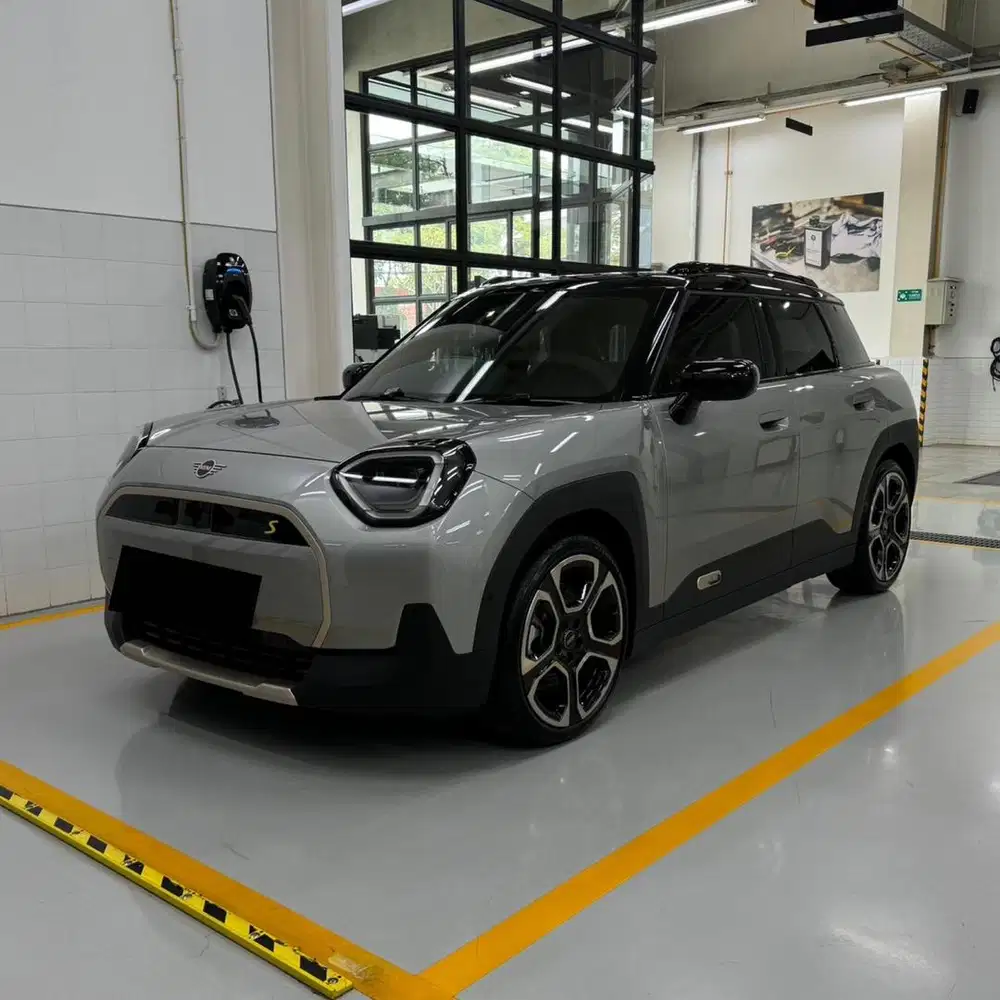 New Model MINI Aceman Electric (J05)
