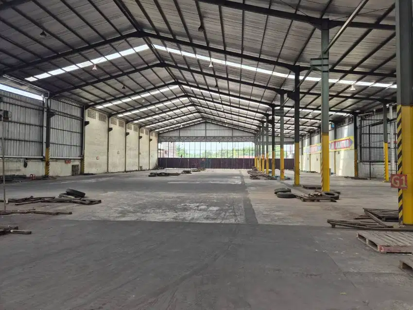 Dijual Gudang Bagus Akses kont 40 ft Transyogi jl raya Cileungsi