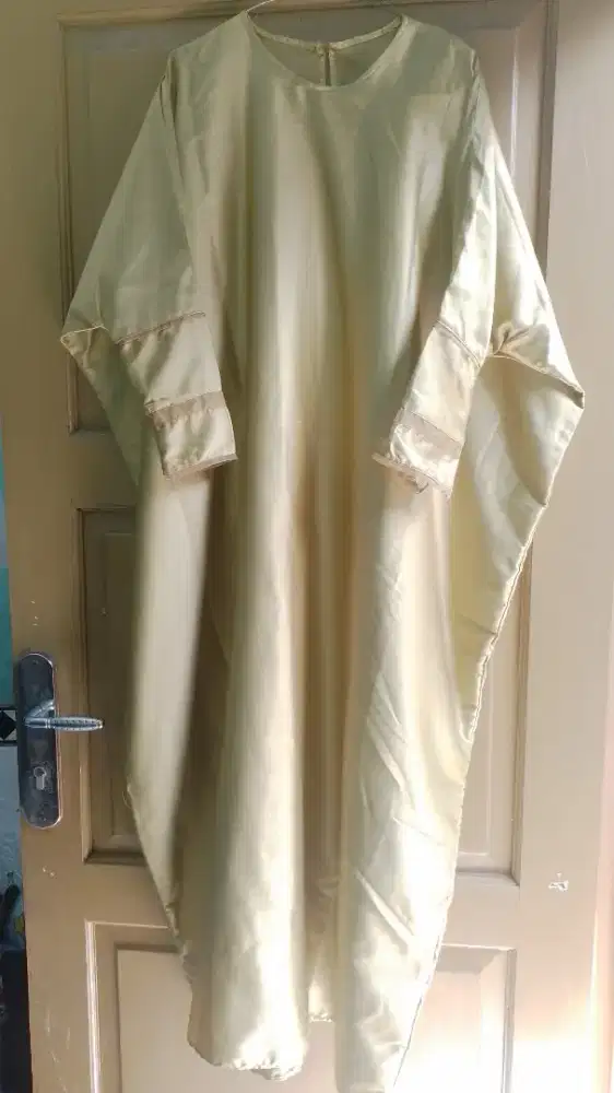 Kaftan kuning dewasa