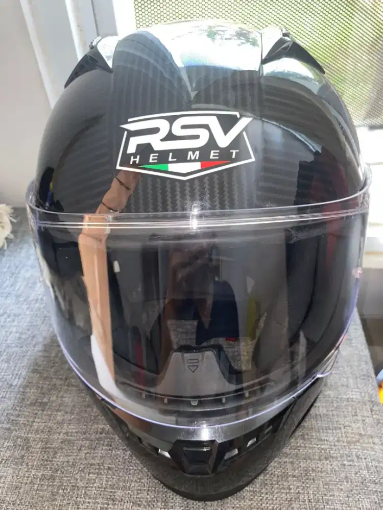 Helm rsv ff500 carbon dan kyt r10