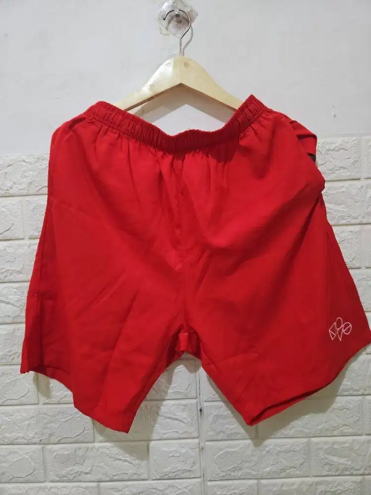 H&M sport celana pendek olahraga size L