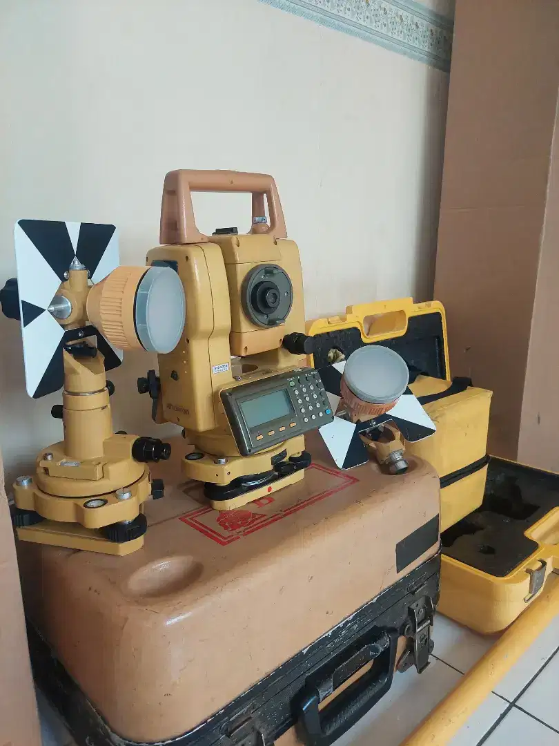 Total station Topcon GTS 235n second