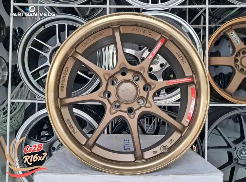 ️️Velg Rays CE28 Ring 16 lebar 7
PCD. 4x100/114.3 et. 40 Bronze, Gold