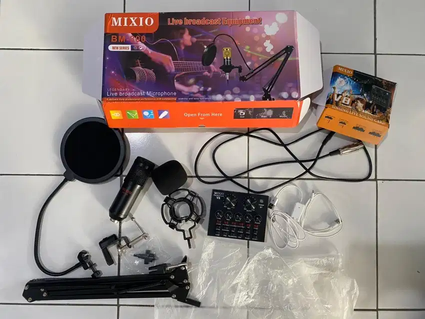 Mic condenser mixio BM800 dan Soundcard Mixio V8