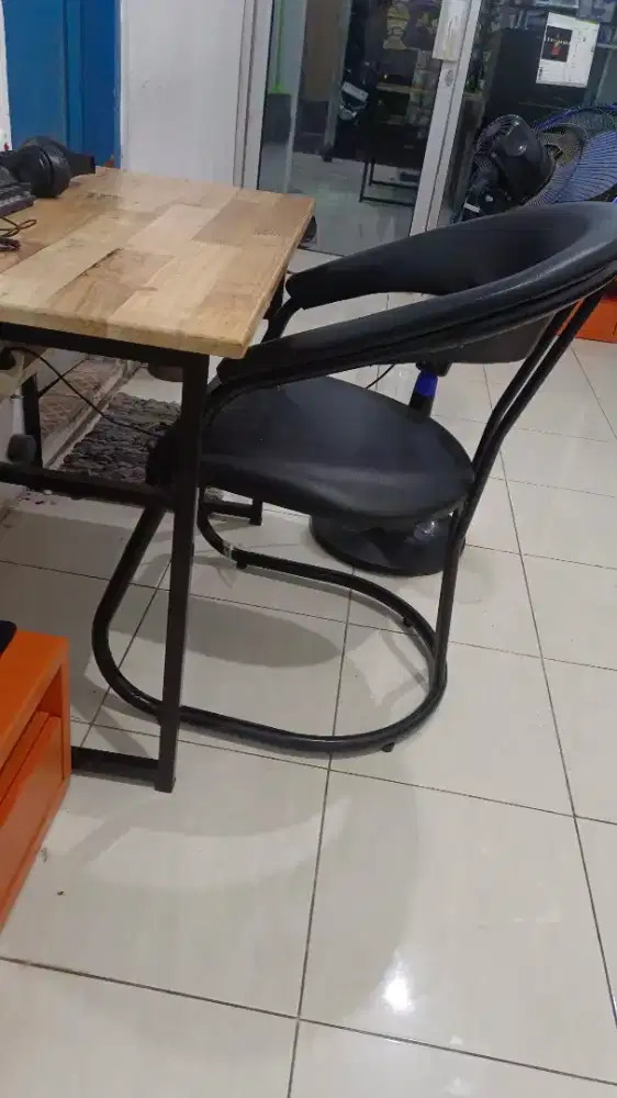 Meja belajar komputer laptop rangka besi dan kursi besi sepaket