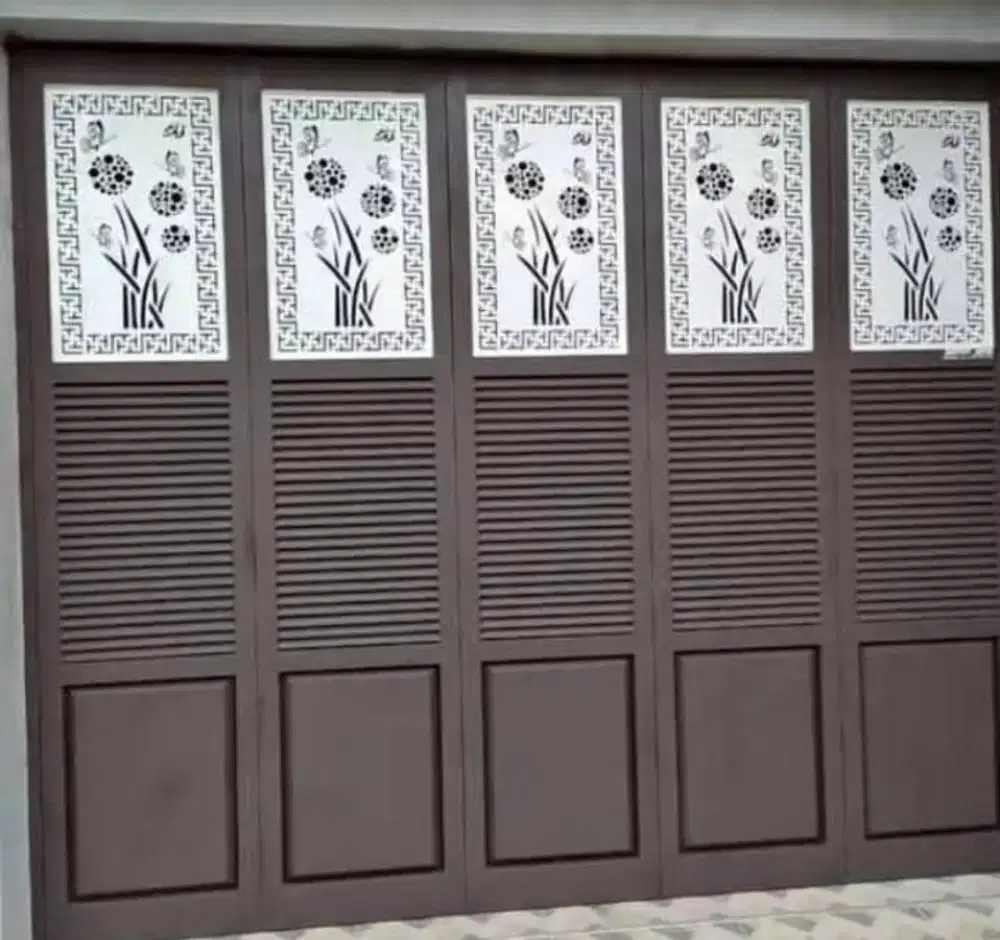 Pintu gerasi dan ruko. Pelat cutting laser mewah