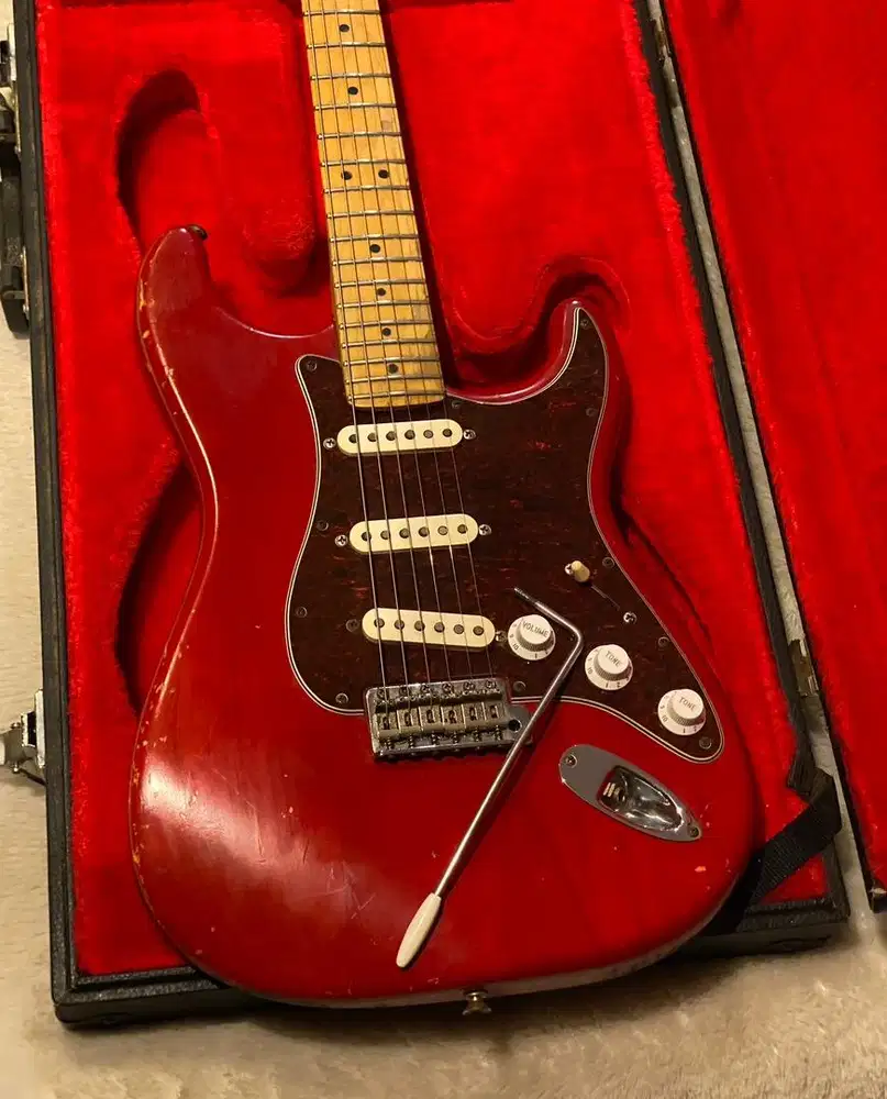 Fender Highway One  Crimson Red Transparent