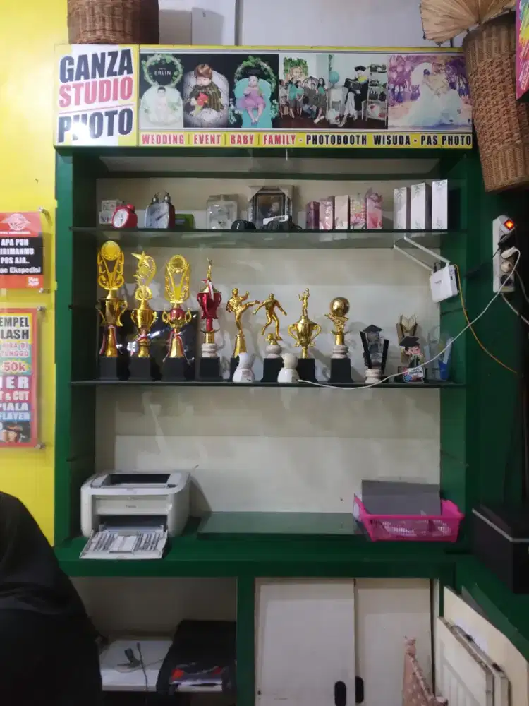 Lemari display jualan