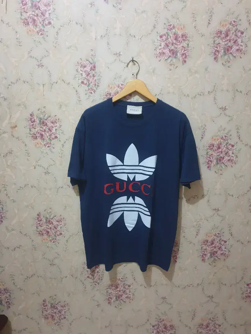 Mulus .authentic kaos .shirt gucci x adidas