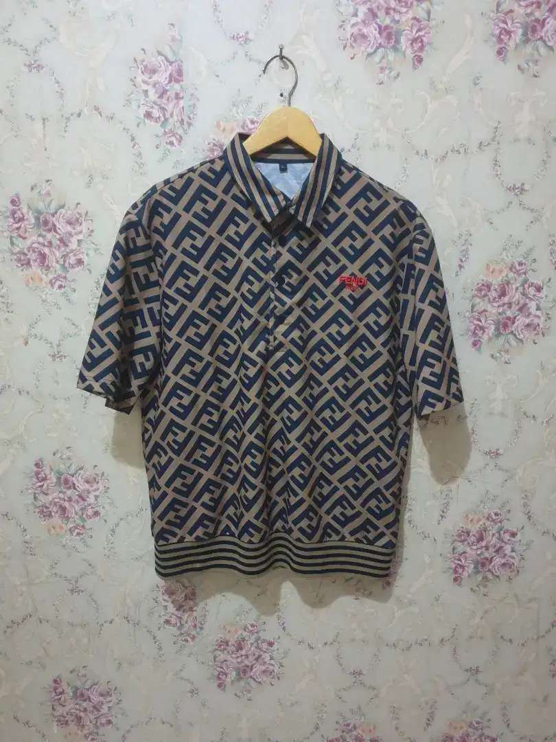 Mulus .authentic kaos .polo shirt fendi size xl