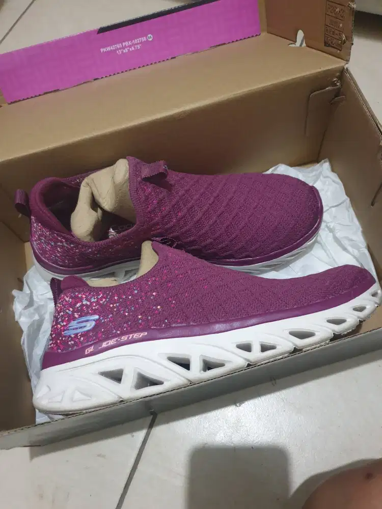 Sepatu Sketchers Original, size 37 (Insole 24 cm)
