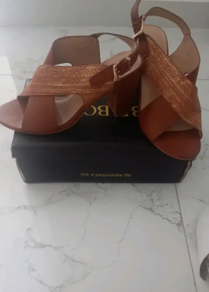 Sepatu heels coklat bebob